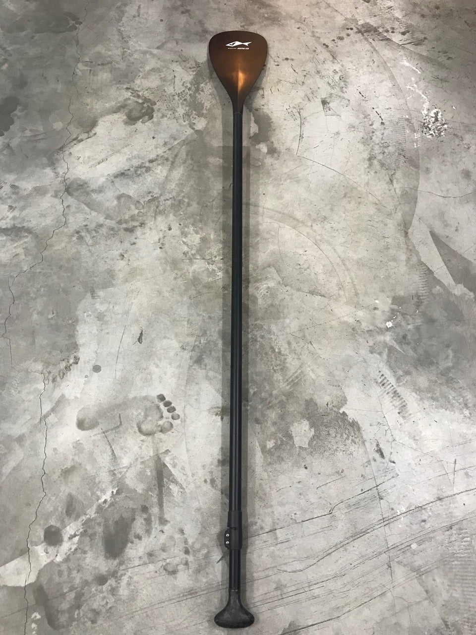 full shot of a 3 piece carbon paddle